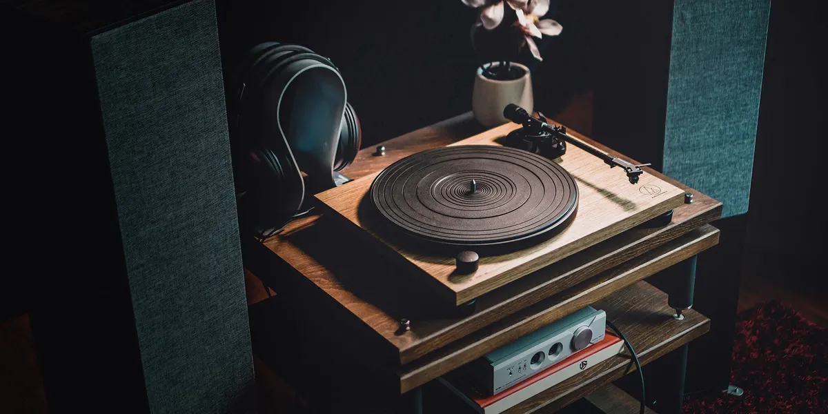 AT-LPW40WN Turntable, lifestyle view at Toma Audio