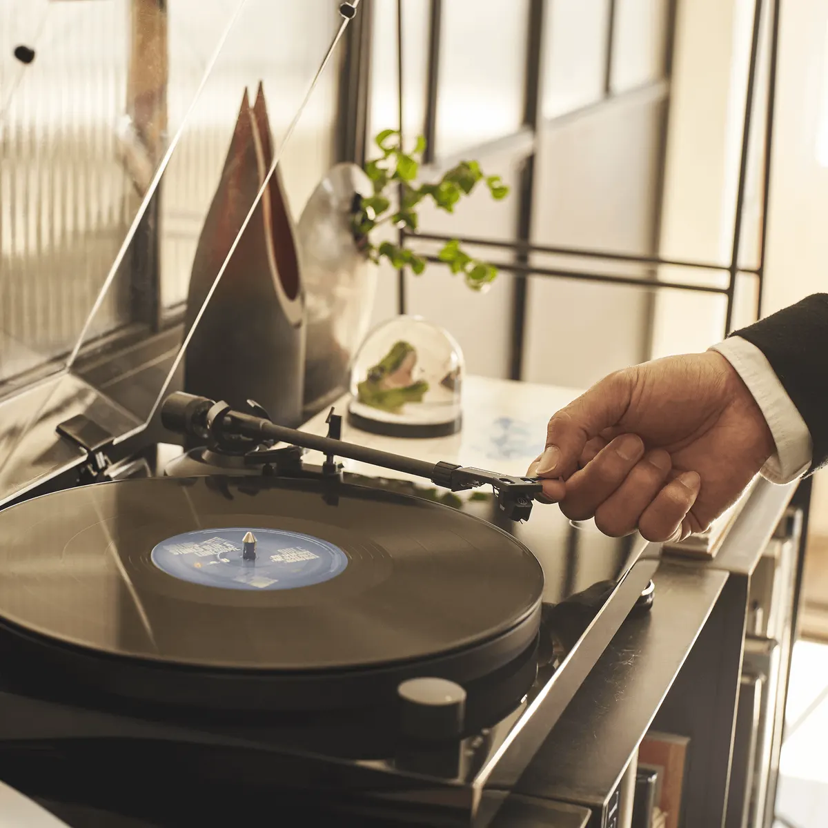 AT-LPW50PB Belt-Drive Turntable, lifestyle detail at Toma Audio
