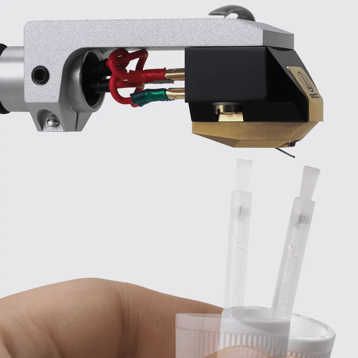 AT607a Stylus Cleaner, detail view at Toma Audio