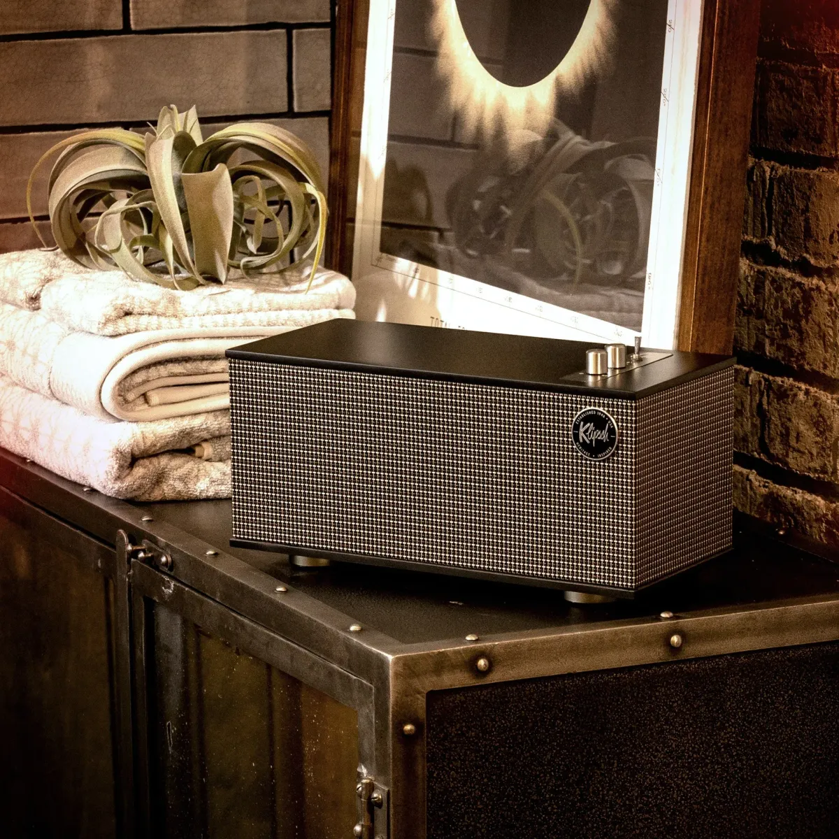 Klipsch The One II Media Player - [2-Way BT], One II Carousal Image 2b V01 at Toma Audio