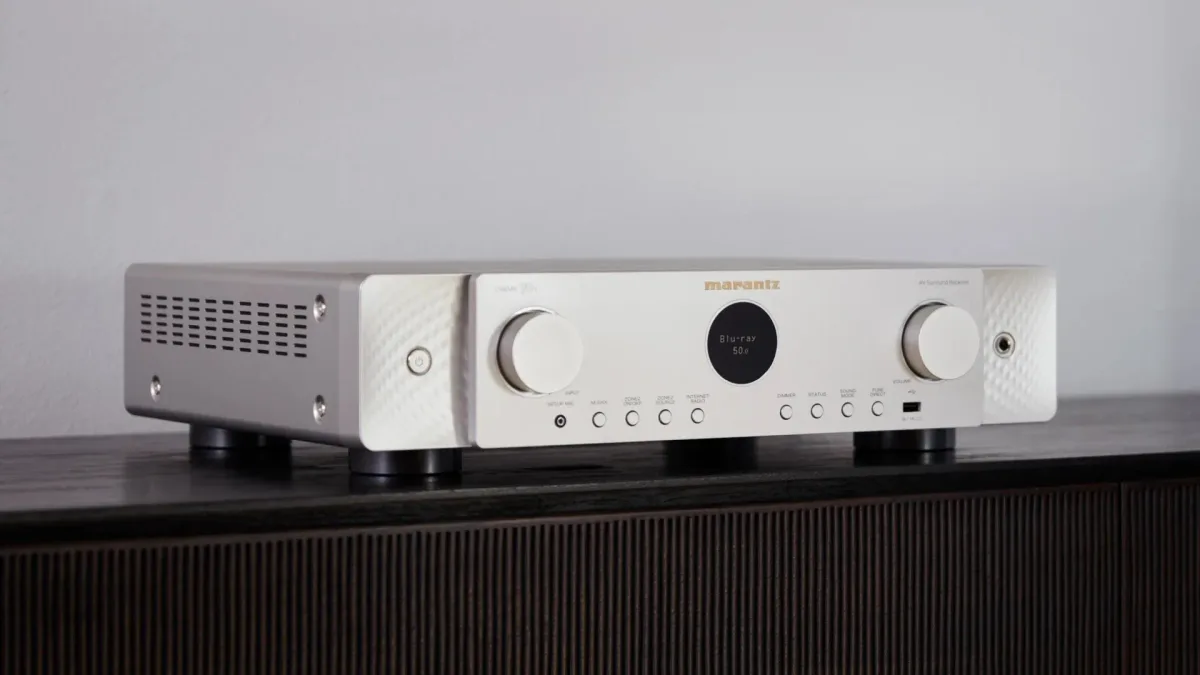 Marantz CINEMA 70s, white finish in a listening room at Toma Audio
