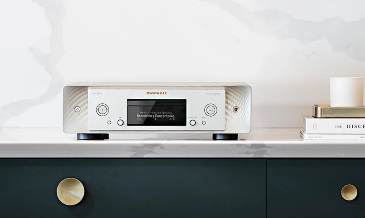 Marantz SACD 30n, white finish in a listening room at Toma Audio
