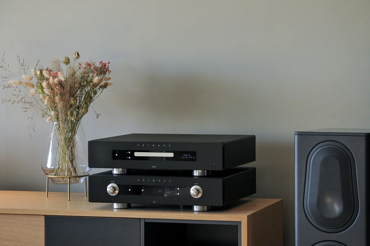 Primare CD35 Prisma CD Streamer - [CD DAC Wi-Fi BT], CD35I35 FlowersSpeakerLifestyleShot at Toma Audio