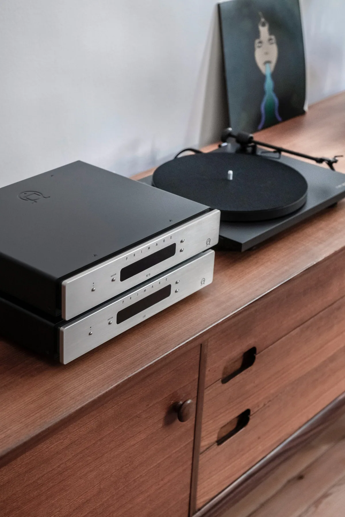 Primare I15 Prisma MK2 - [2x60W DAC Wi-Fi BT], SC15 I15MM DarkWood Vinylplayer at Toma Audio