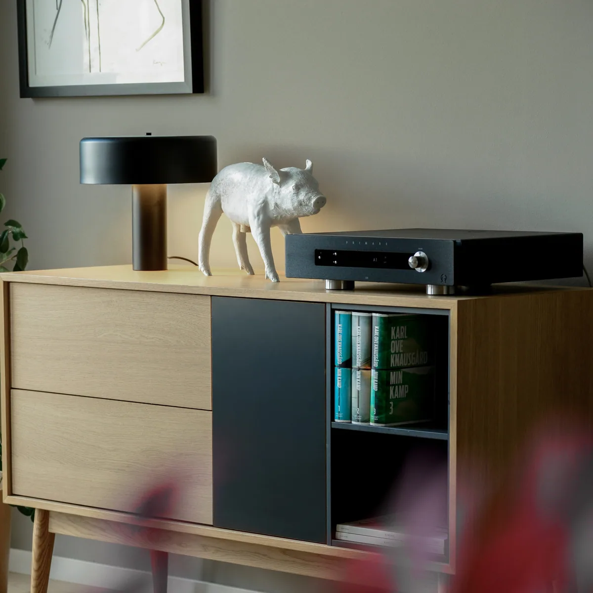 Primare I25 Prisma - [2x100W DAC Wi-Fi BT], I25 Shelf Cosylamp Livingroomcropped at Toma Audio