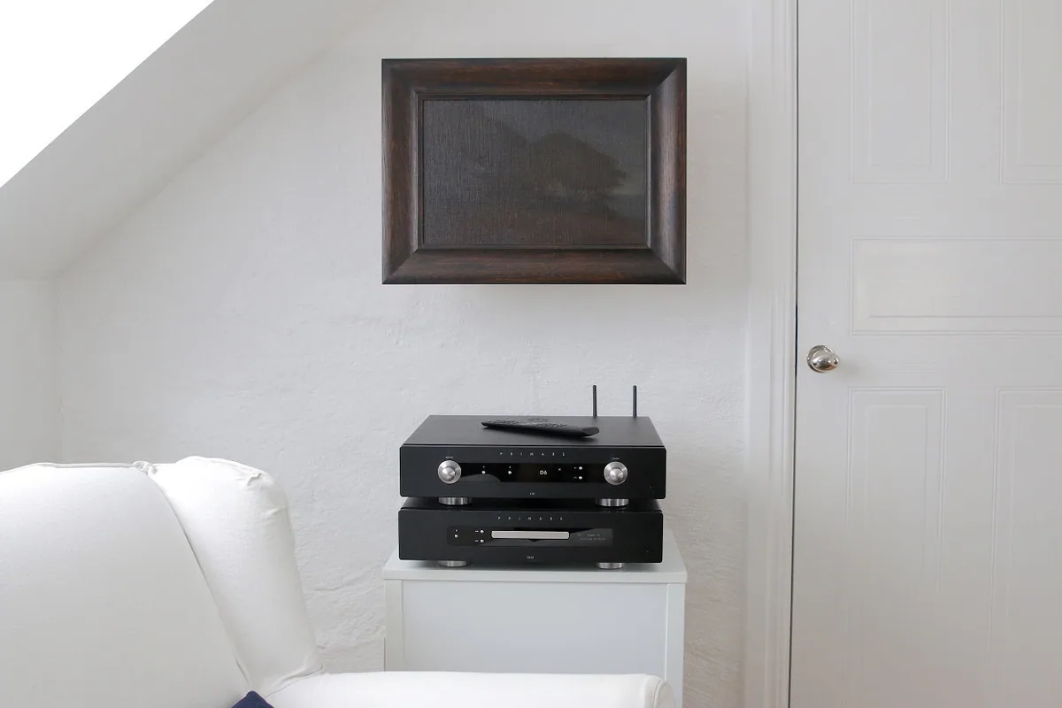 Primare I35 Prisma - [2x150W DAC Wi-Fi BT], I35 CD35 Readingchair Painting 2bdd3dd3 Cc73 42f3 96b0 4284c56d393f at Toma Audio