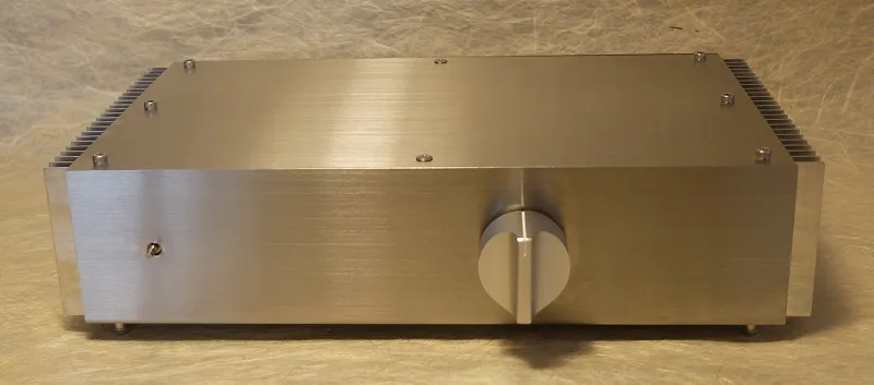 Sparkler Audio model S505 "Flügel II" Power Amplifier with Volume Control - [2x25W], front view at Toma Audio