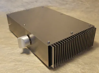 Sparkler Audio model S505 "Flügel II" Power Amplifier with Volume Control - [2x25W], side detail at Toma Audio