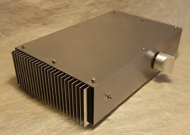 Sparkler Audio model S505 "Flügel II" Power Amplifier with Volume Control - [2x25W], top detail at Toma Audio