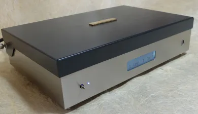 Sparkler Audio model S515 "Ballade II" CD Transport, front view at Toma Audio
